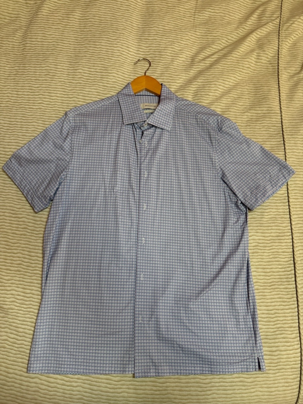 Bugatchi men’s large Light Blue Short-Sleeve Button-Down Shirt